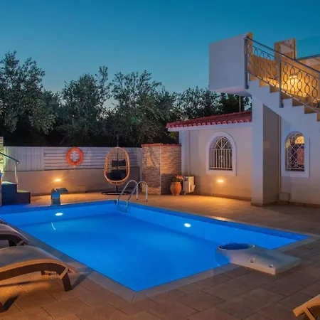 Fiorentinos Villa *
